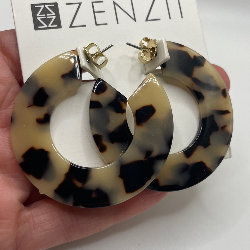 Zenzii Hoop Earrings - Picture 3 of 4